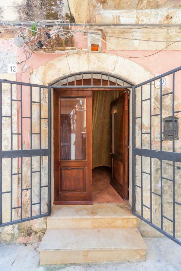 شقة Ortigia Vicolo Giudecca Flat سيراكوزا المظهر الخارجي الصورة